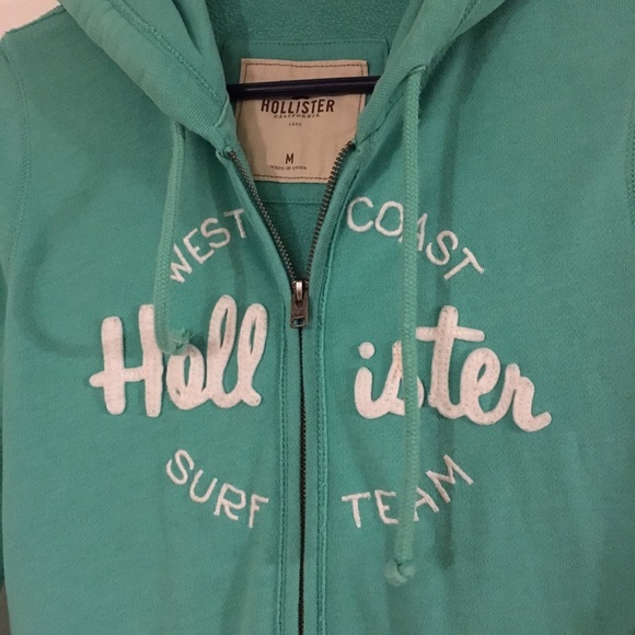 Beautiful green Hollister hoodie.🍀 - Picture 2 of 7